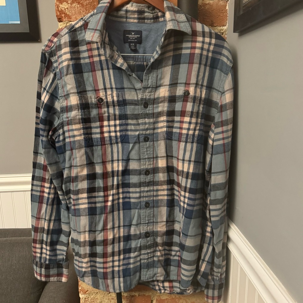 American Eagle Outfitters Blue Plaid Classic Fit Long Sleeve Flannel Size Medium